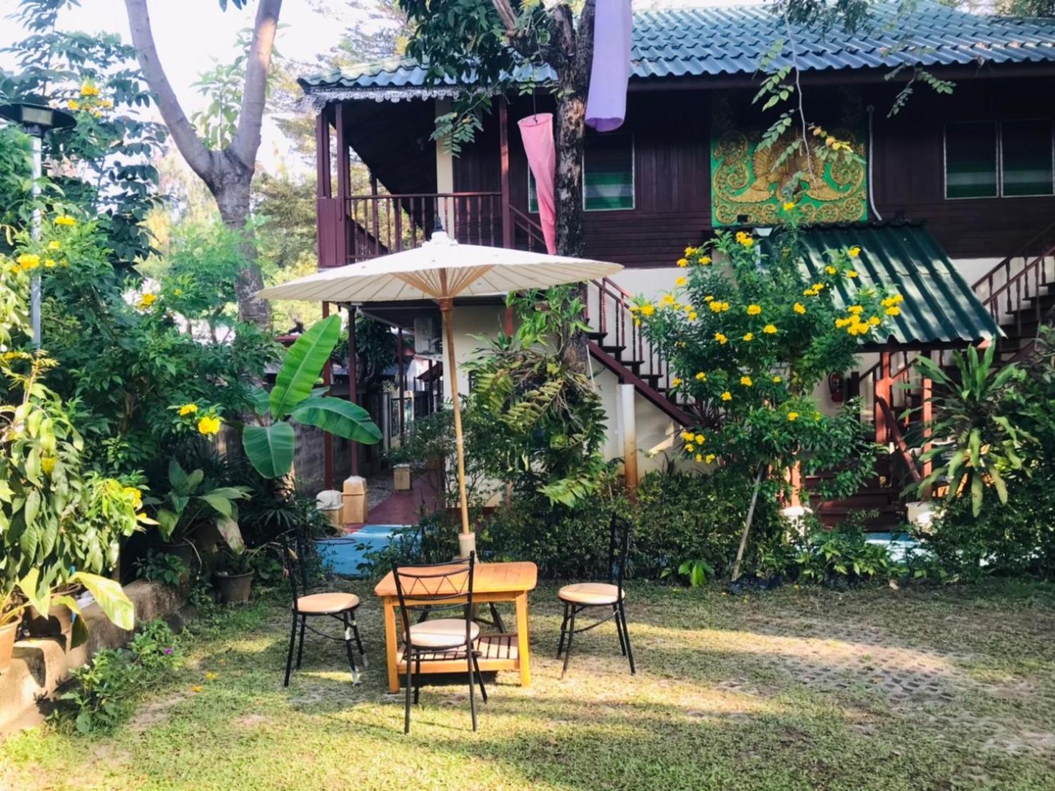 Golden Triangle Palace Hotel Chiang Rai Exterior foto